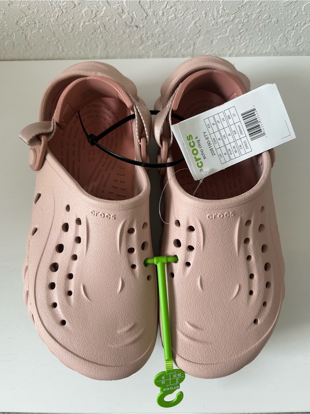 NWT CROCS Echo Classic Clog in Pink Clay